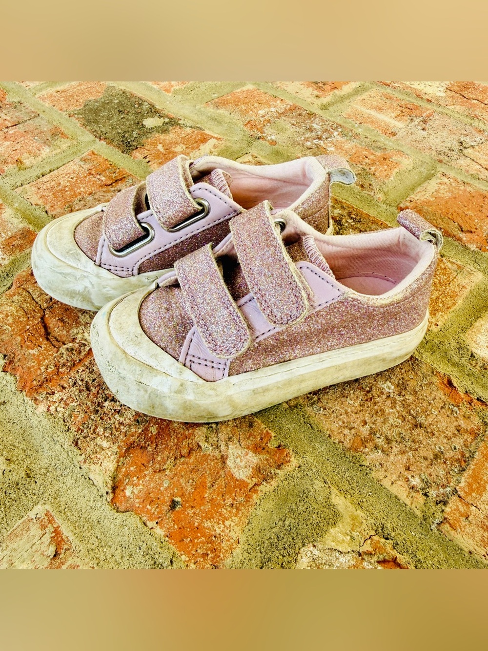 Harper Canyon Glitter Velcro Sneakers - Pink